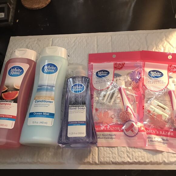 WHITE RAIN Bath Set: Moisturizing Shampoo,Conditioner,Hand Soap & Razors - Picture 1 of 12